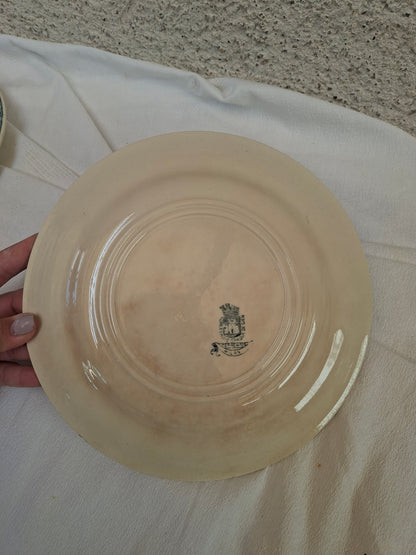 4 assiettes plates (3) Gien modèle « Milan » en terre de fer,