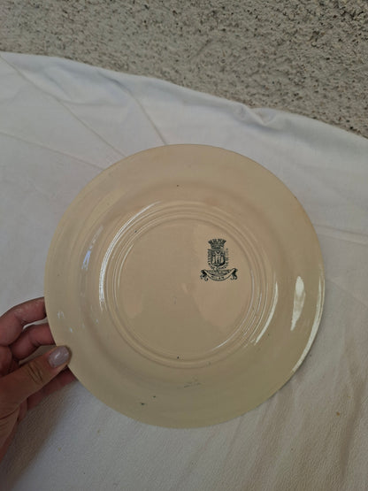 4 assiettes plates (3) Gien modèle « Milan » en terre de fer,