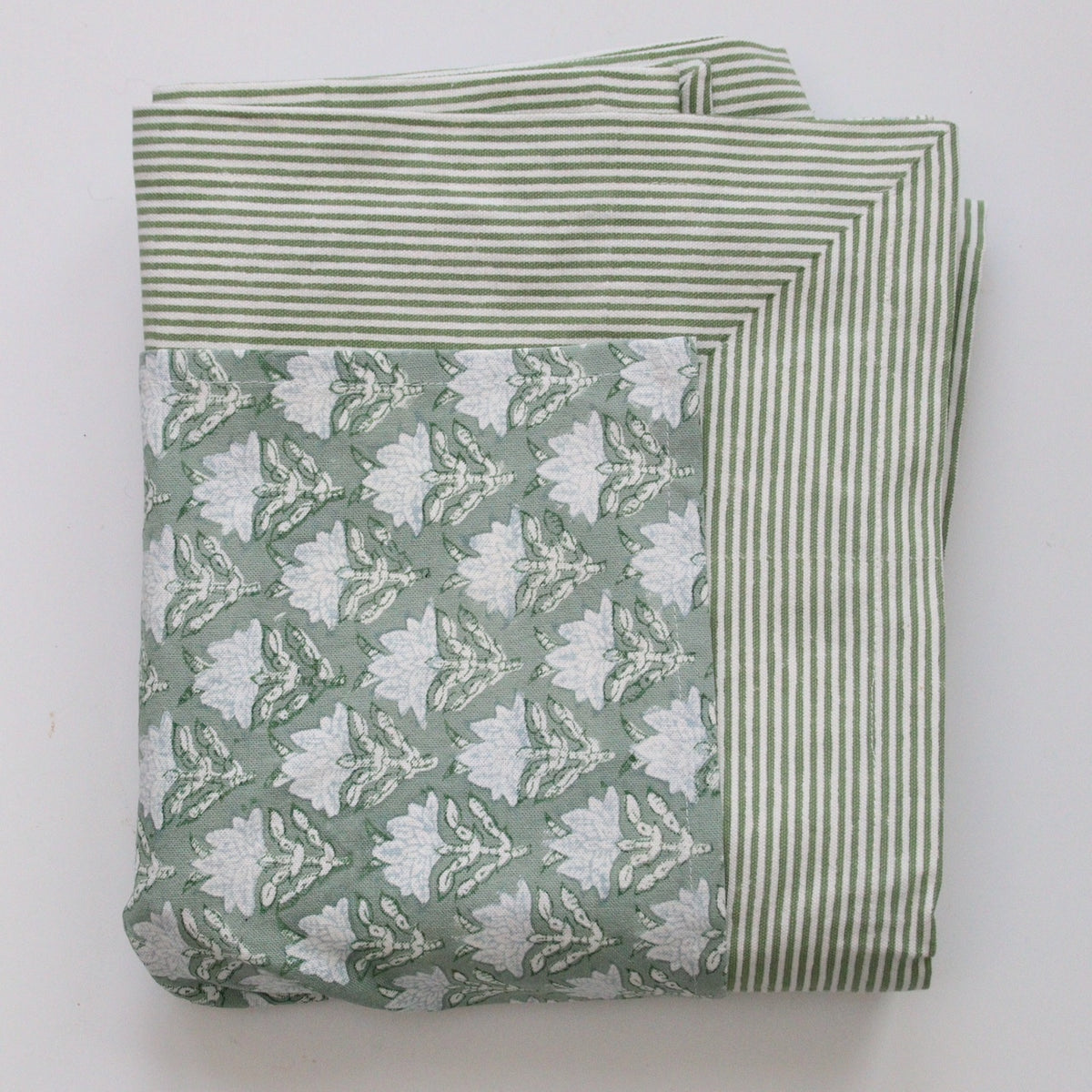Nappe rectangulaire en coton imprimé vert – 150x240 cm