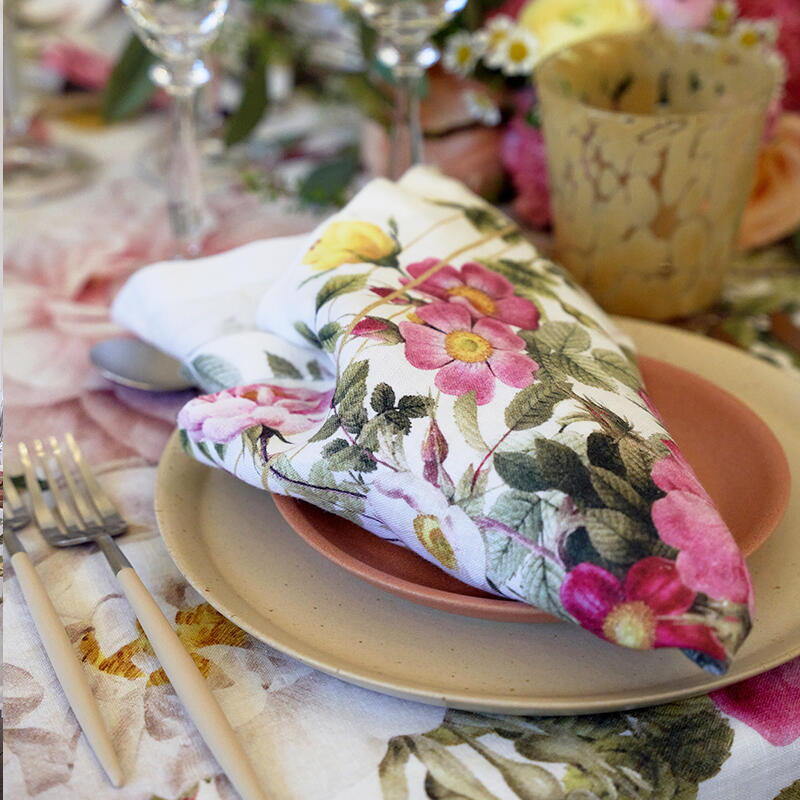 serviette en lin fleurie rose blanc 