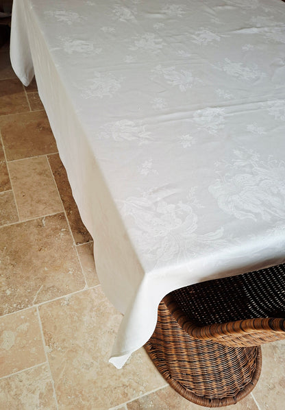 Nappe Ancienne en Lin Damassé – Motif Fleurs de Lys – Linge de Maison Vintage Élégant et Authentique